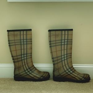 Classic Burberry Rain Boots